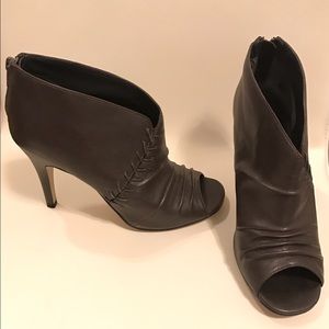 Steve Madden Luxe Ankle Boots size 8.5