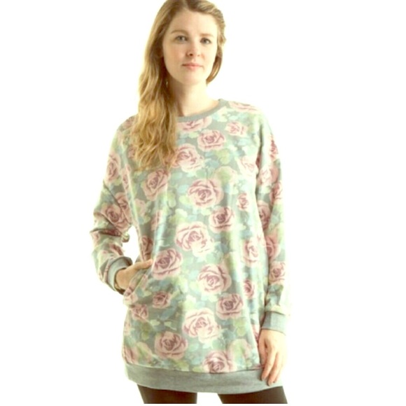 💐🌹Tunic Rose Print French Terry w/cozy pockets! - Picture 2 of 8