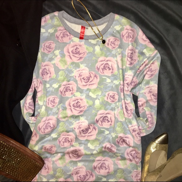 💐🌹Tunic Rose Print French Terry w/cozy pockets! - Picture 5 of 8
