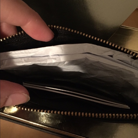 FLASH SALE! NWT BLACK LEATHER COACH WRISTLET - Picture 4 of 4