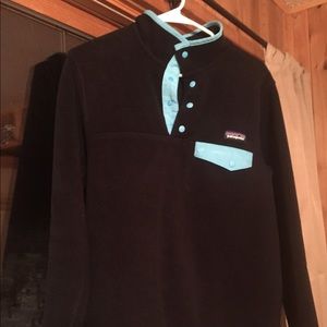 Black Patagonia with blue outline