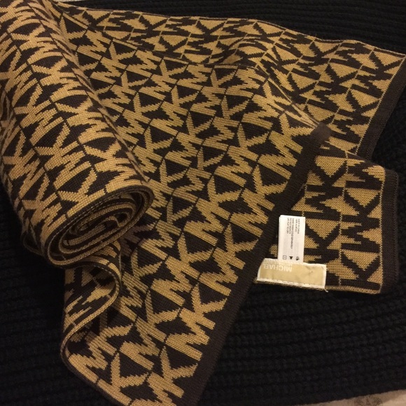 Michael kors scarf