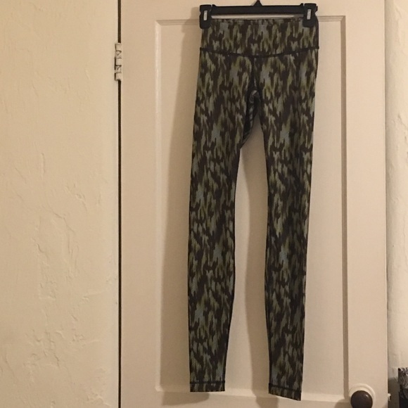 lululemon pants - Picture 1 of 3