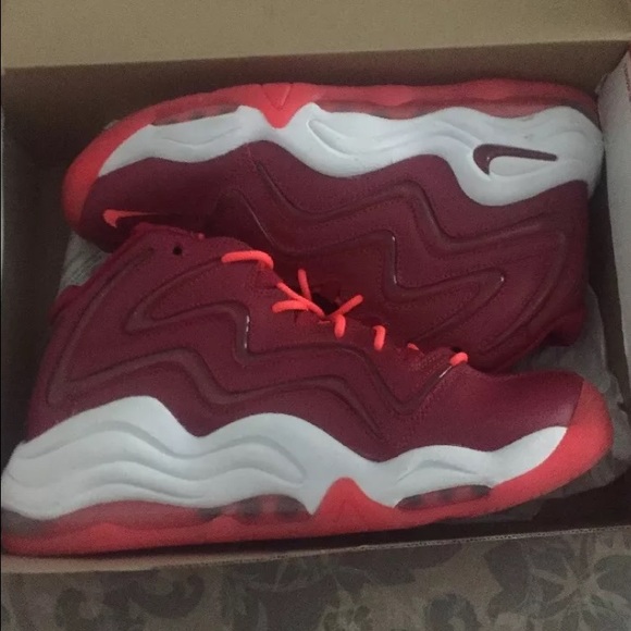 Athletic_Shoes