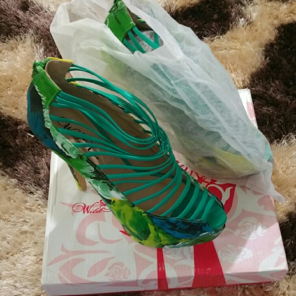 Shoes - Picture 3 of 3