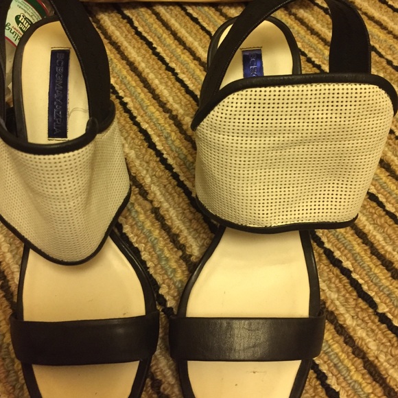 BCBGMAXARIA stunning white and black heels