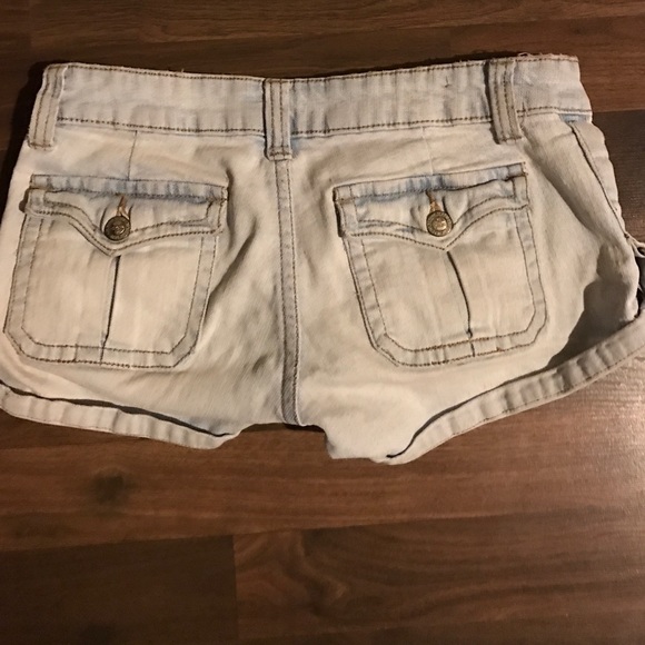 Denim shorts - Picture 2 of 2
