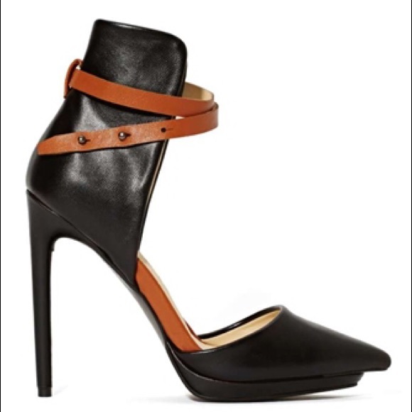 D'Orsay pump