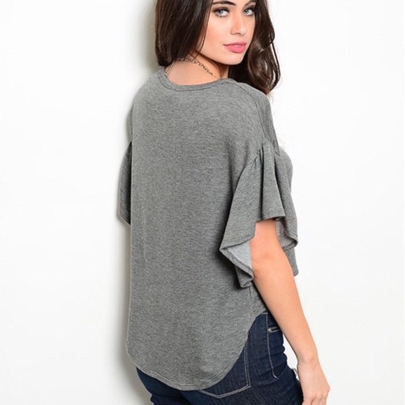💥HUGE REDUCTIONS💥Gray T-Shirt, Ruffled Sleeves - Picture 2 of 2
