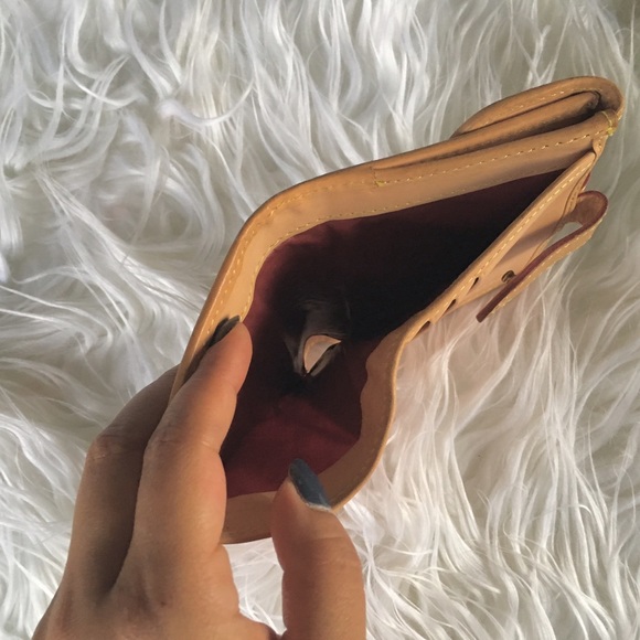✨New Item✨ Dooney & Burke Wallet - Picture 3 of 4