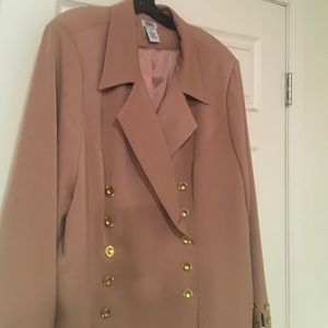 Women's 2pc. Suit. Skirt is midi length.