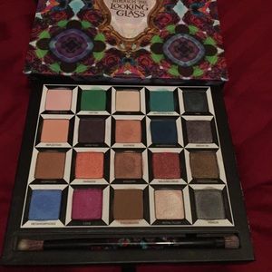 Urban Decay Alice through the Looking Glass palett