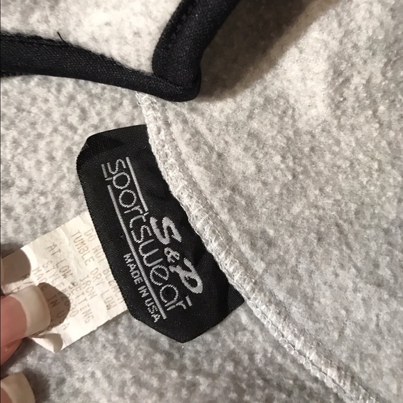 🎈SALE🎈Fleece zippered vest with side pockets. - Picture 2 of 4