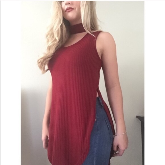 Tops - LAST Pino Noir Choker Top