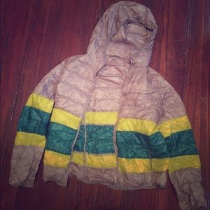 Uniqlo light weight jacket with the bag