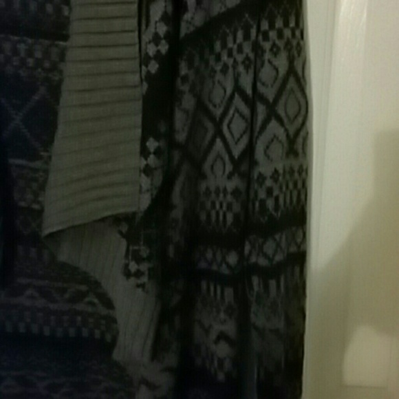 Patterned Cardigan - Picture 2 of 3