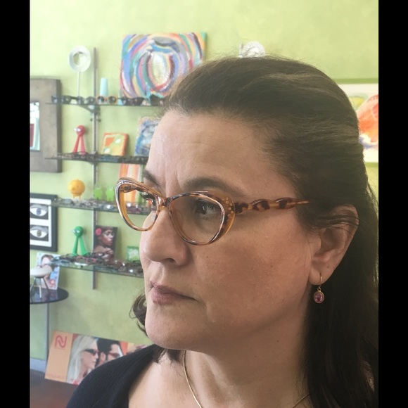 Meet your Posher, Liliana - Picture 1 of 1