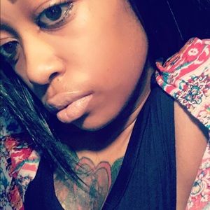 Meet your Posher, Shakia