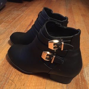 Top Moda black booties with gold buckle, Size 8.5