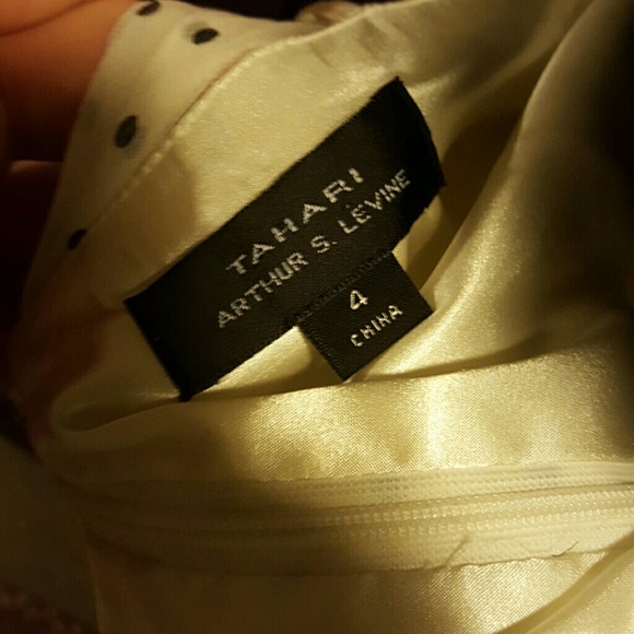 Woman's Tahari business wear - very cute! - Picture 4 of 4