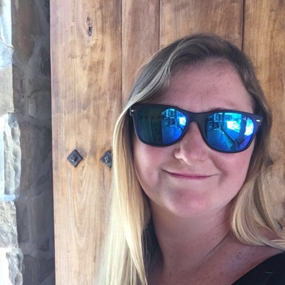 Meet your Posher, Julia