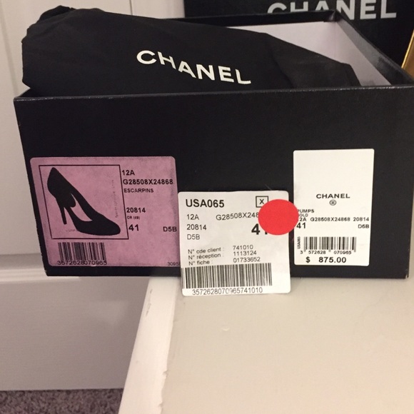 CHANEL gold sequin heels - Picture 3 of 4