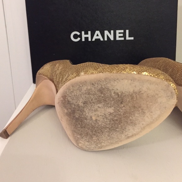 CHANEL gold sequin heels - Picture 4 of 4