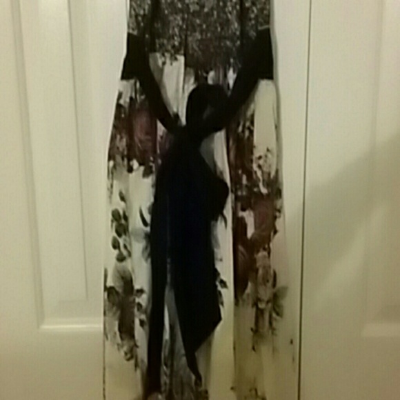 Floral mix match dress - Picture 3 of 3