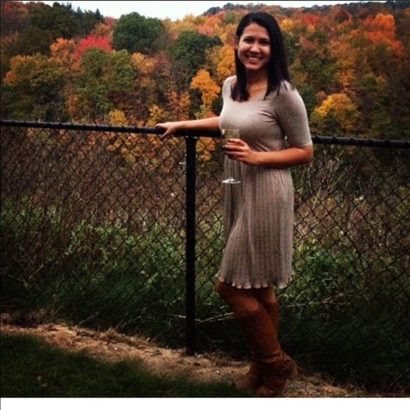 Banana Republic Dresses & Skirts - Banana Republic tan dress