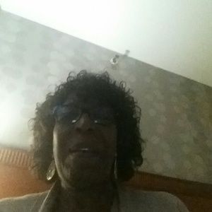 Meet your Posher, Valaria