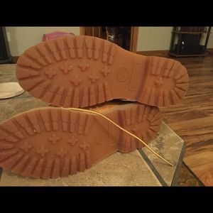 women's short style timberlands.