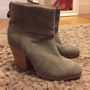 NWOT Rag & Bone Newbury suede bootie gray
