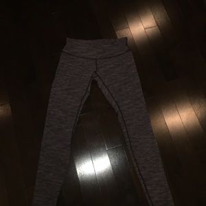 Lululemon Grey Wunder Under size 8!!