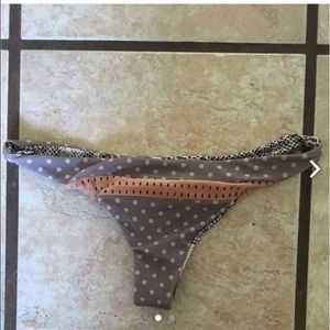 Acacia pavils bottom in puka/ topless