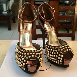Steve Madden gold peep toe studded platforms