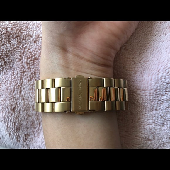 Michael Kors watch Gold Woman (price negotiable) main image 2