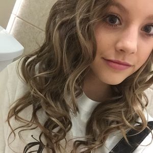 Meet your Posher, Lydia