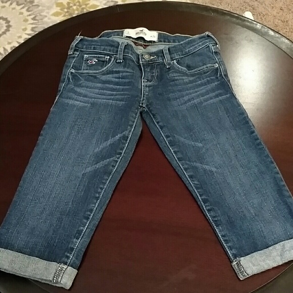 Hollister Capri's