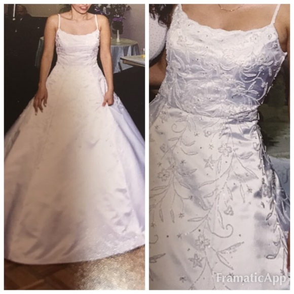 Wedding Dress - Picture 2 of 4