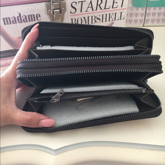 New brown plaid wallet - Picture 3 of 3