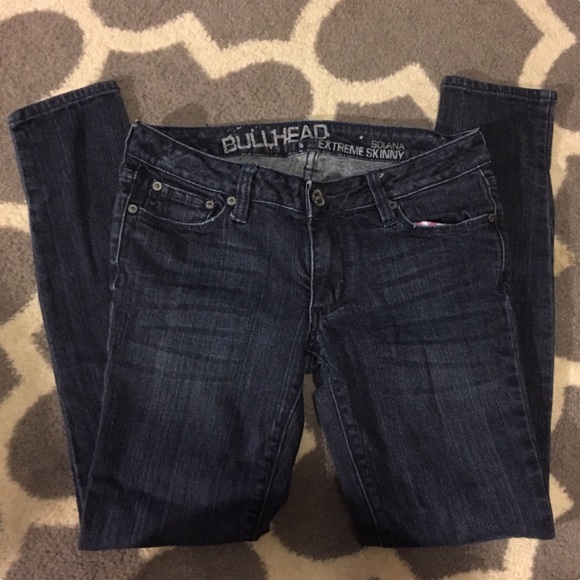 Bullhead Extremely Skinny Solana Jean - 3 Short