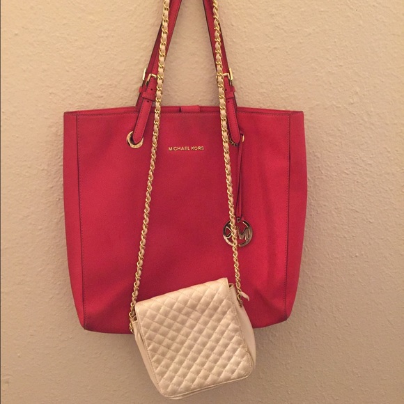 FREE SHOULDER BAG W/ PURCHASE OF MK TOTE!