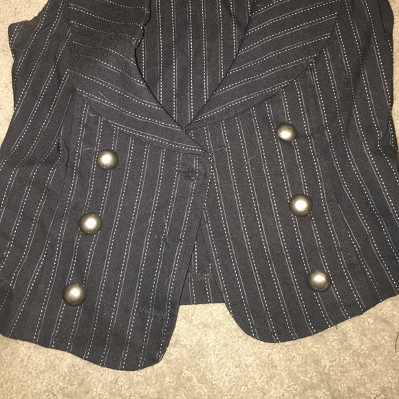 Stripped Vest - Picture 3 of 3