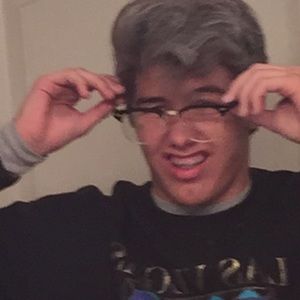 Meet your Posher, Zachary