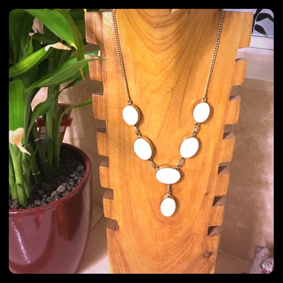 Silver stone necklace