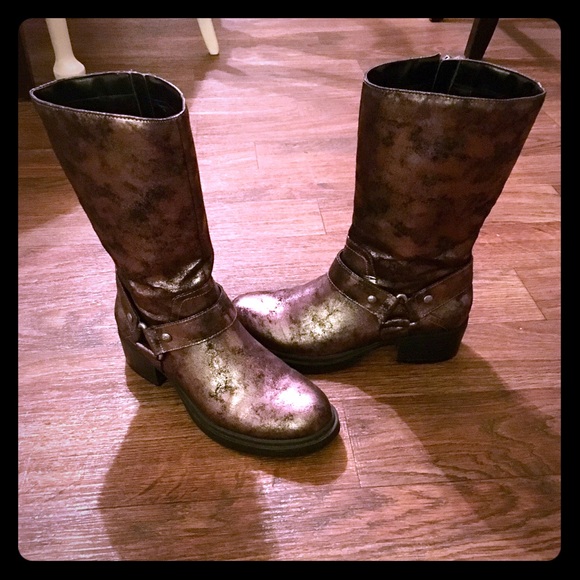 Simply Vera Vera Wang Boots