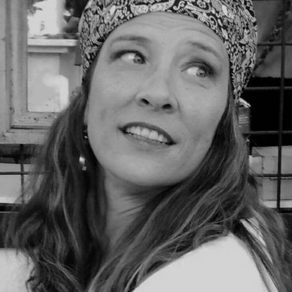Meet your Posher, Carol - Picture 1 of 1