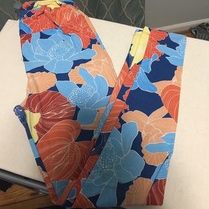 LuLaRoe butter leggings