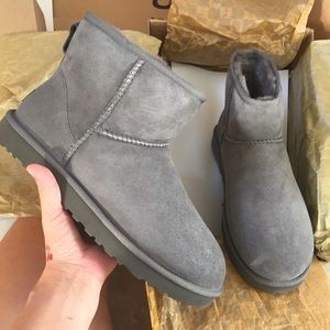 Ugg authentic classic mini grey boots Sz 7 new