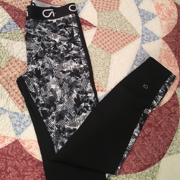 Never worn workout pants